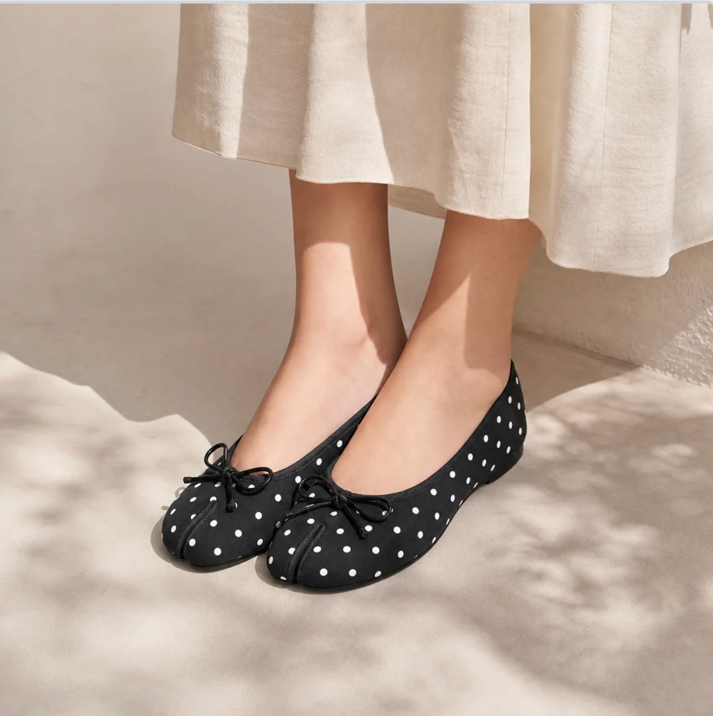 Women's Split-Toe Bow Ballet Flats — Tabi-Style, Knotted Bow, Low Block Heel — Valendrua